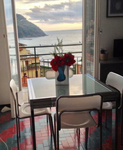 Chloe Apartment Levanto Bagian luar foto