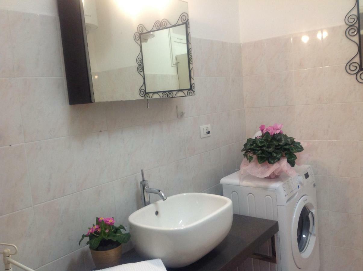 Chloe Apartment Levanto Bagian luar foto